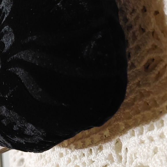 Roses on Crushed Velvet Clutch - Picture 8 of 14